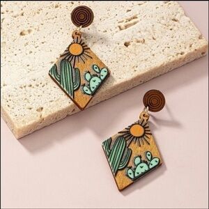 Desert Cactus Earrings 🌵